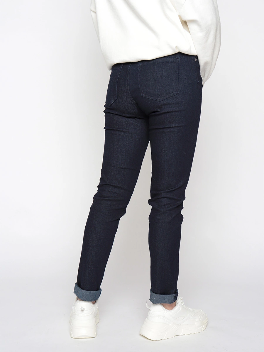 Зауженные джинсы